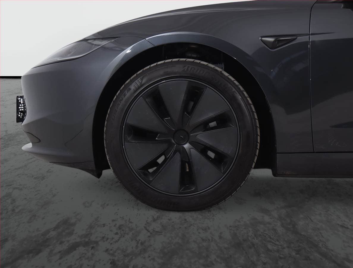 2025 Tesla MODEL 3 - 15