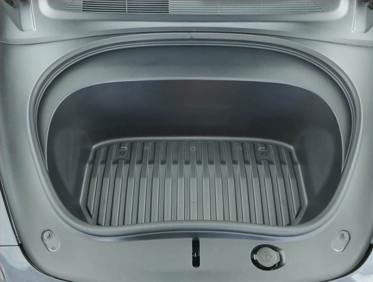 2025 Tesla MODEL 3 - 16
