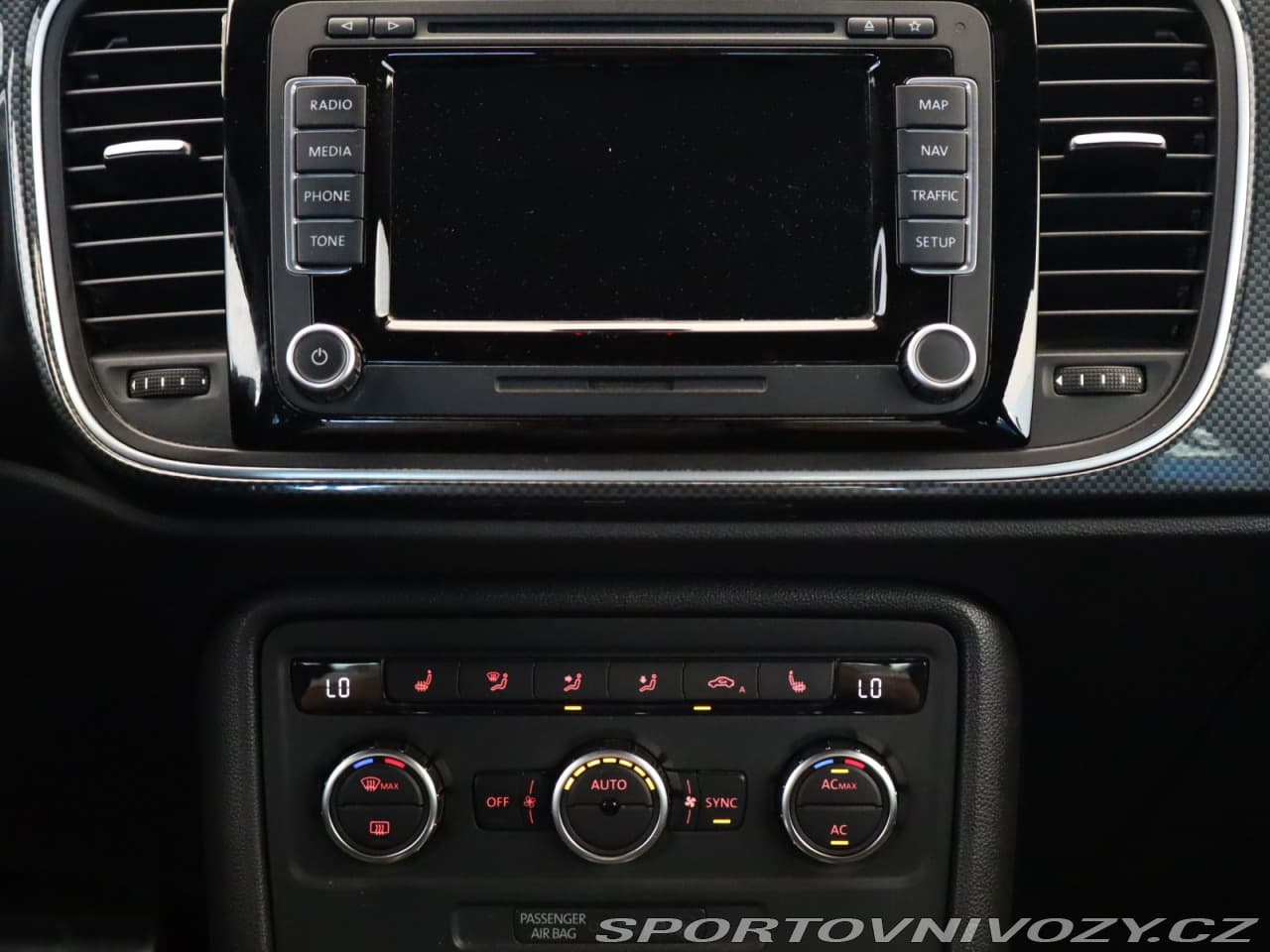 2012 Volkswagen BEETLE - 9
