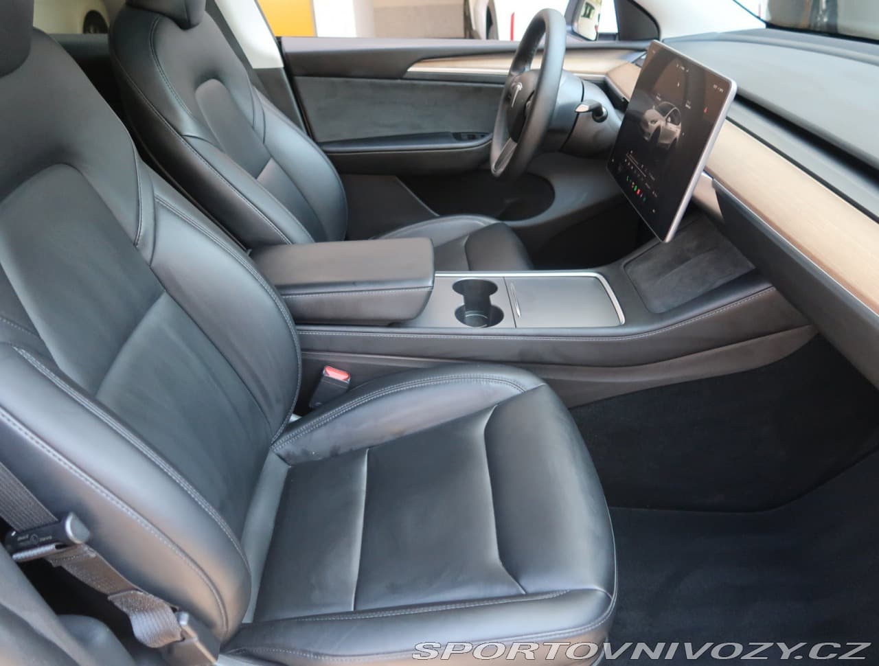 2022 Tesla MODEL Y - 9