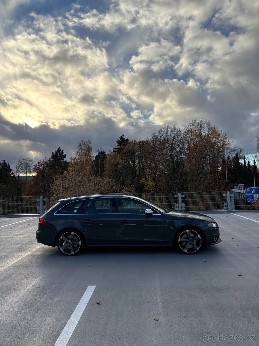 2009 Audi S4 - 8