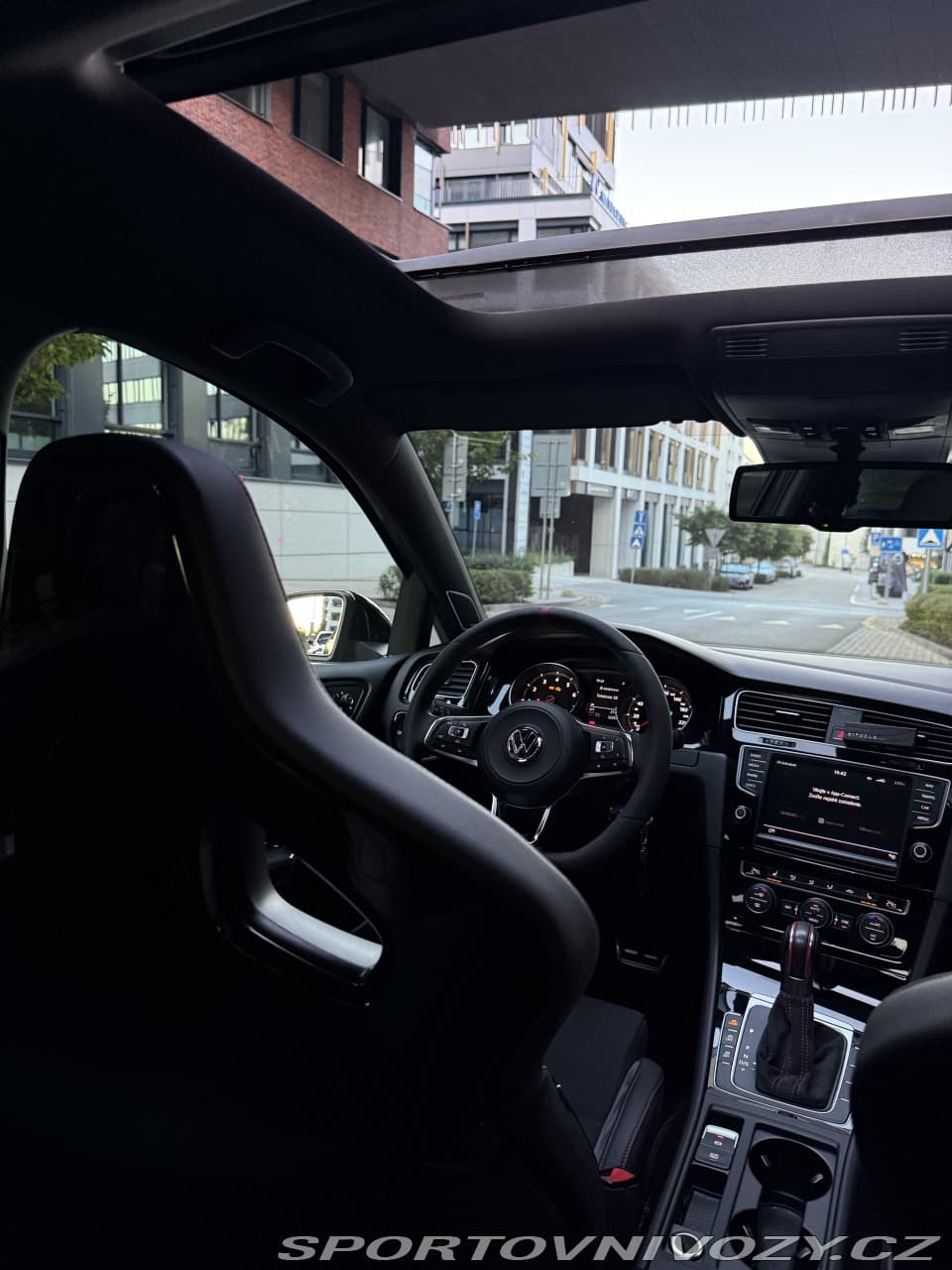 2016 Volkswagen GOLF - 17
