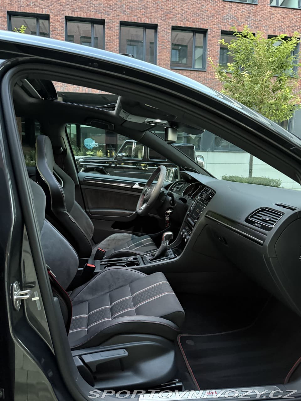 2016 Volkswagen GOLF - 19