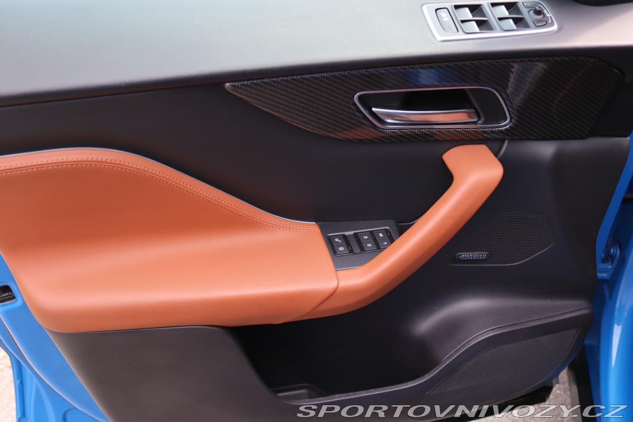 2018 Jaguar F-PACE - 18