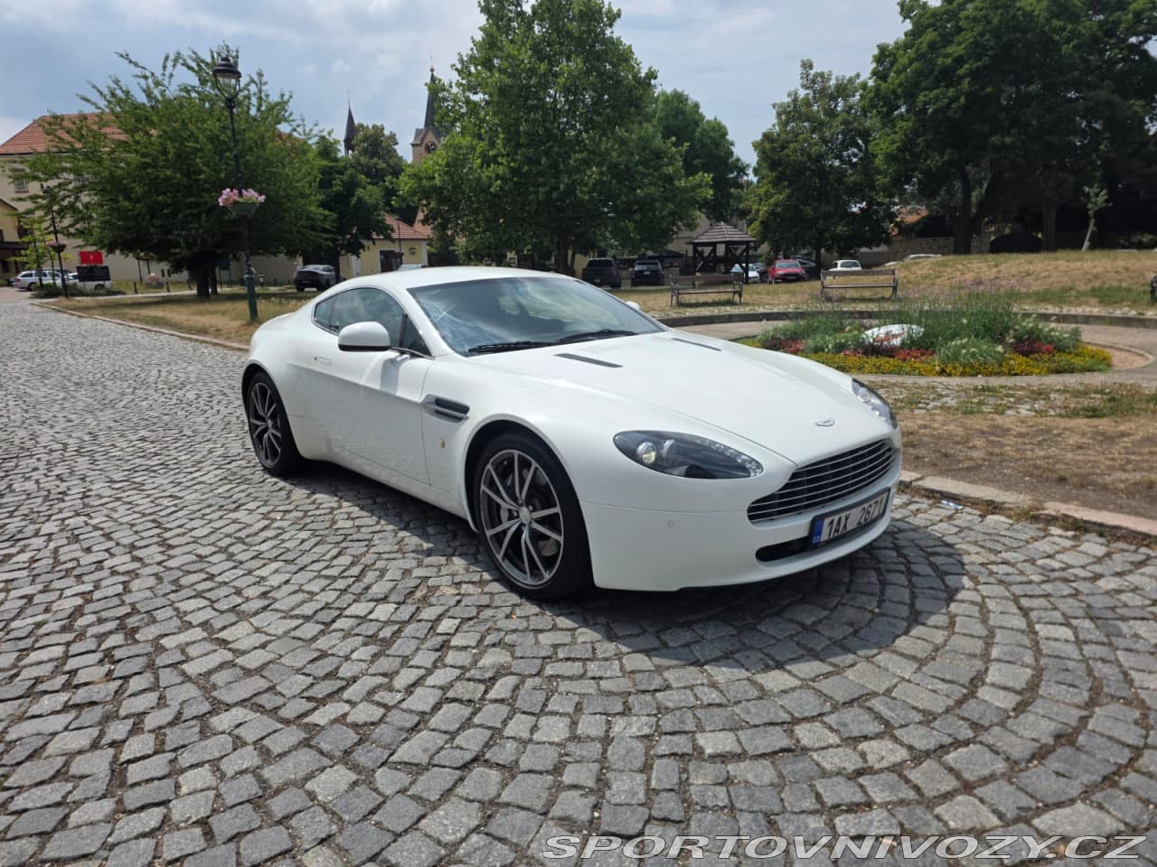 2010 Aston Martin VANTAGE - 17