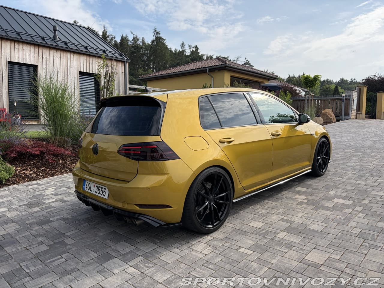 2017 Volkswagen GOLF - 3
