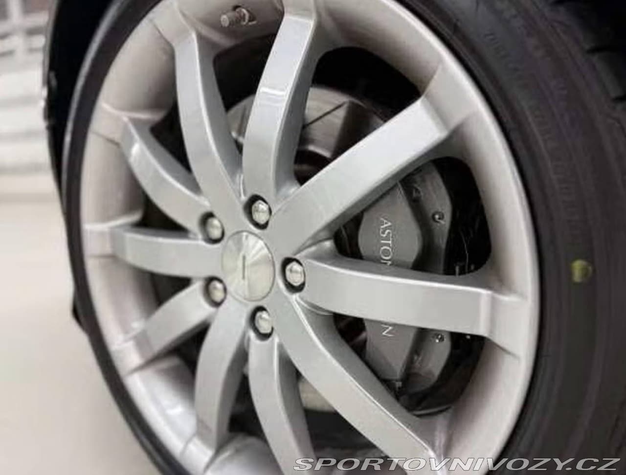2006 Aston Martin DB9 - 13