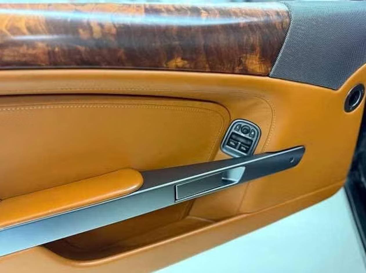 2006 Aston Martin DB9 - 18