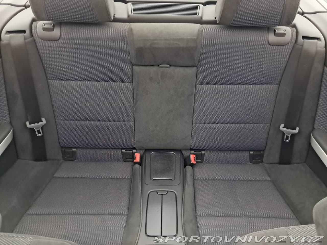 2010 BMW 3-SERIES - 10