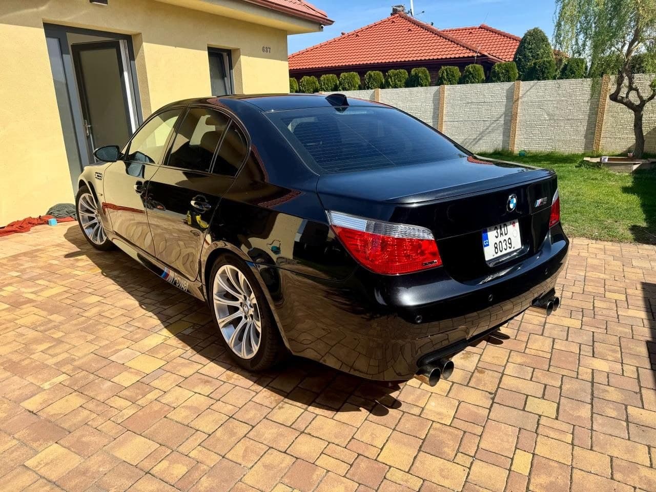 2005 BMW M5 - 16