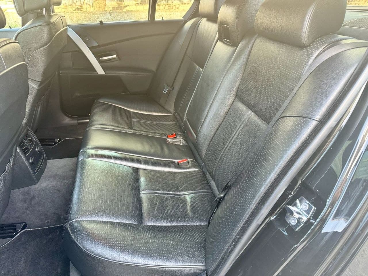 2005 BMW M5 - 7