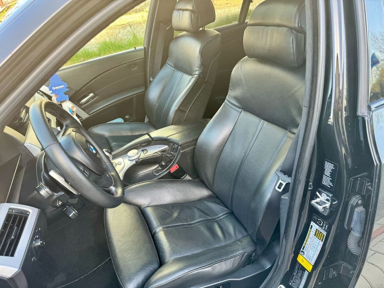 2005 BMW M5 - 8