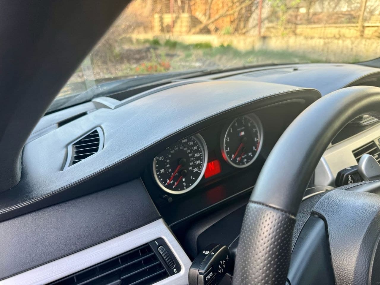 2005 BMW M5 - 9