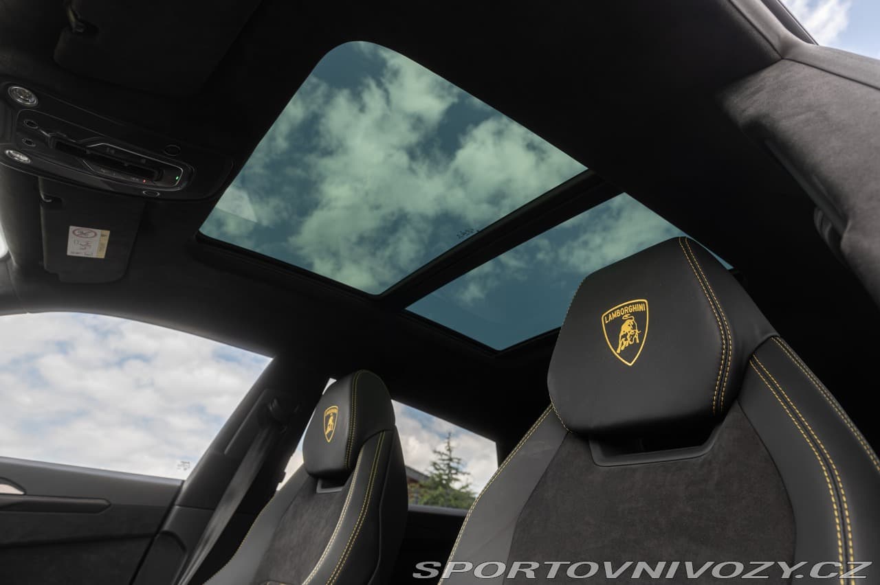 2022 Lamborghini URUS - 10