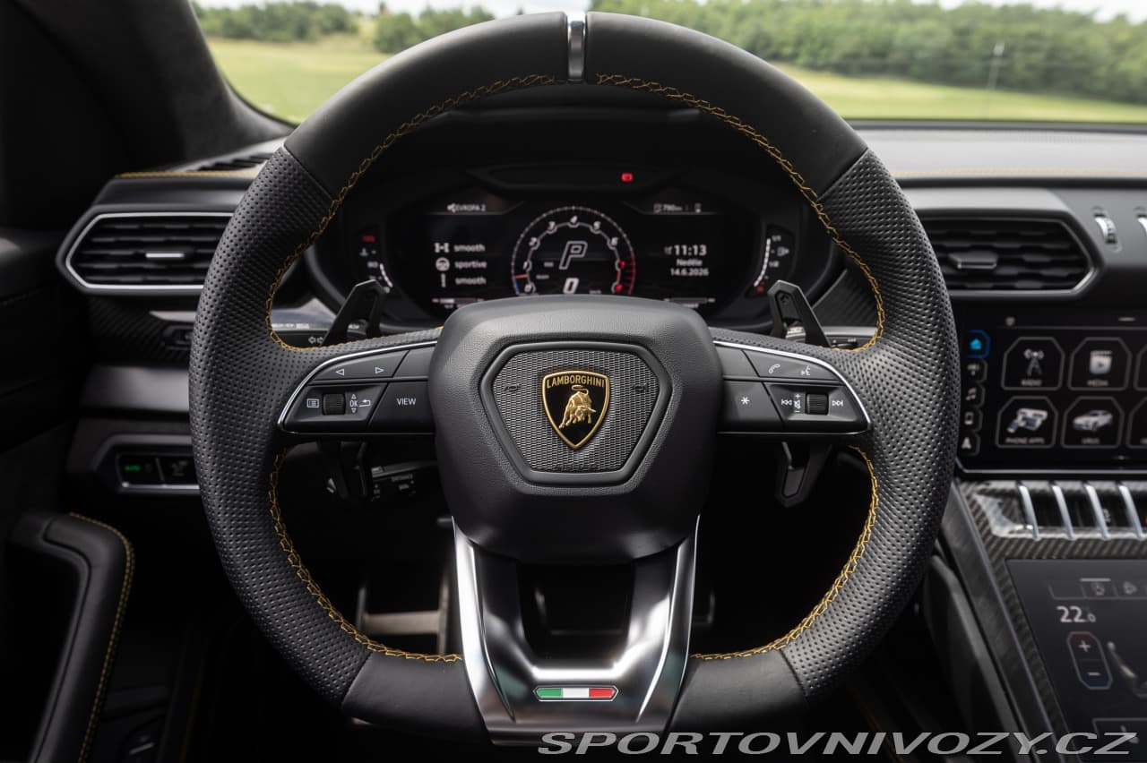 2022 Lamborghini URUS - 11