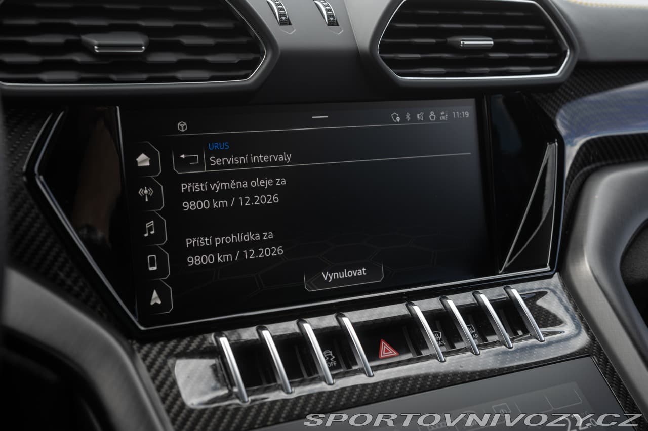 2022 Lamborghini URUS - 14