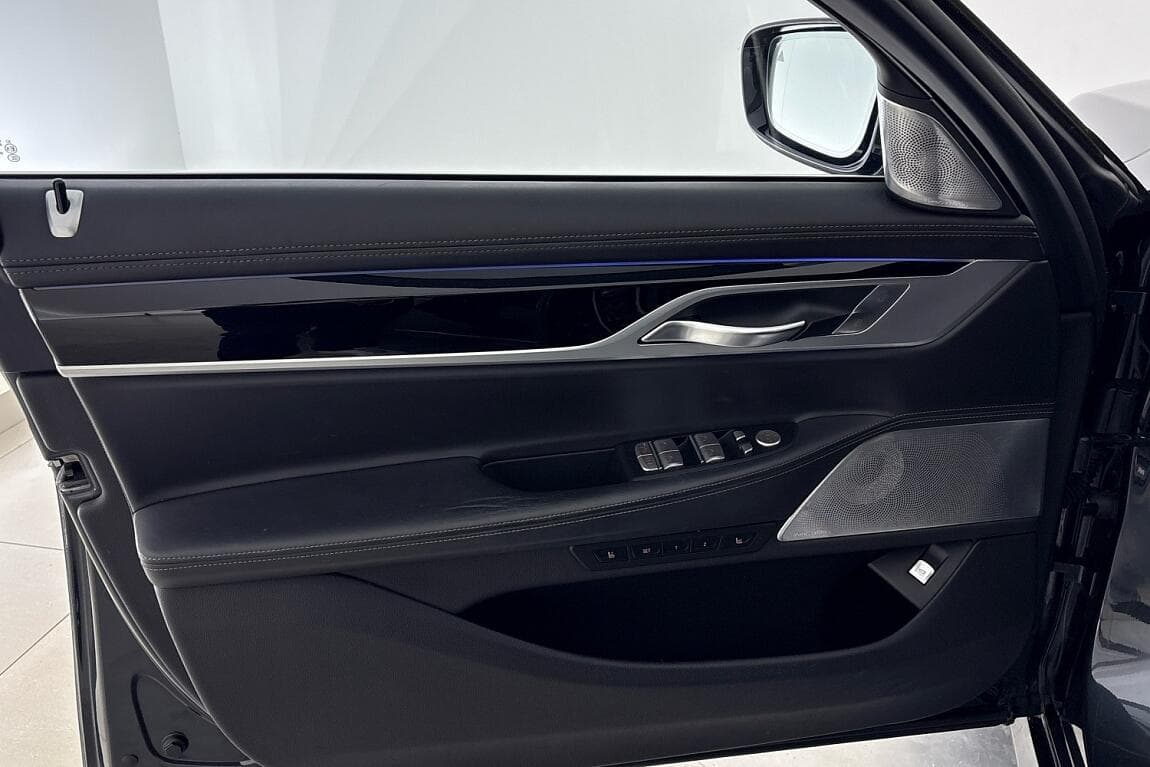2018 BMW 7-SERIES - 16