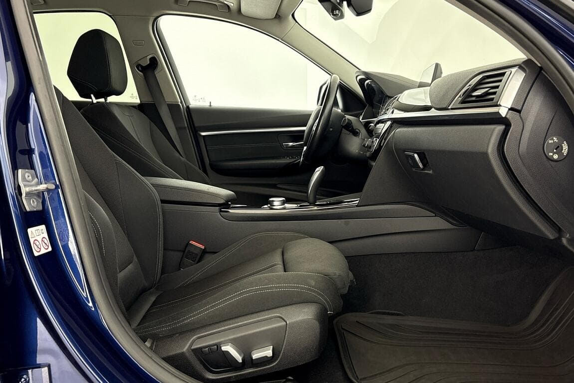 2018 BMW 3-SERIES - 11