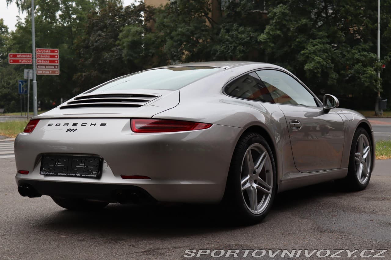 2012 Porsche 911 - 11