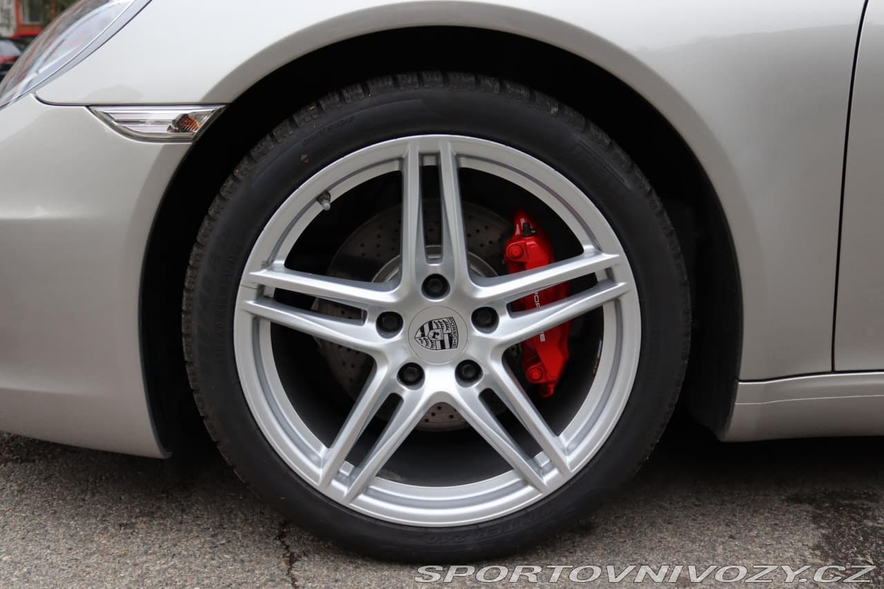 2012 Porsche 911 - 18