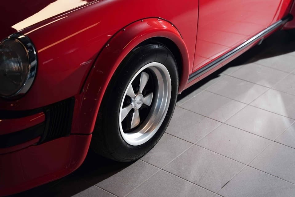 1977 Porsche 911 - 10