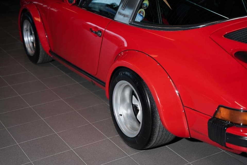 1977 Porsche 911 - 15
