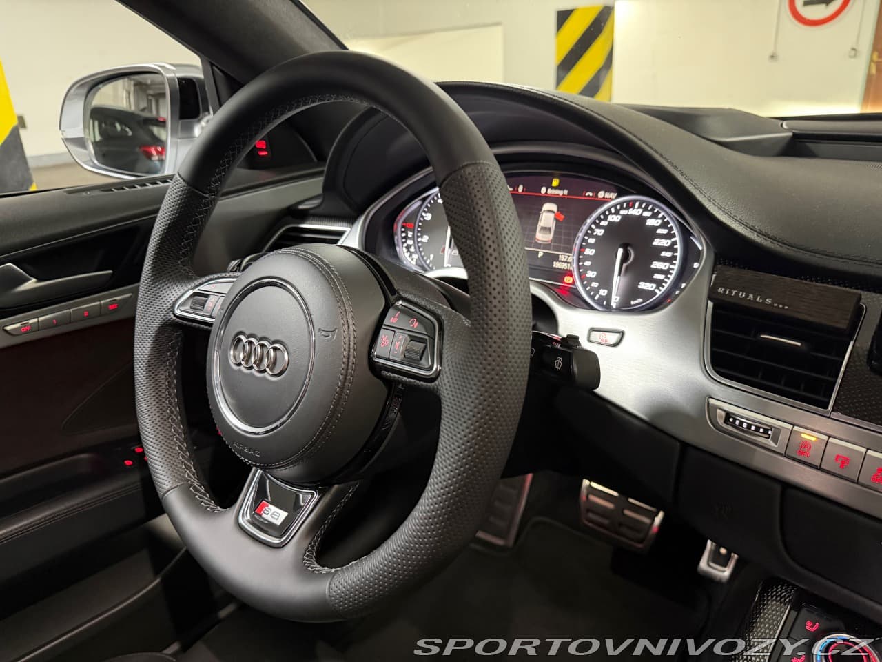 2014 Audi S8 - 15