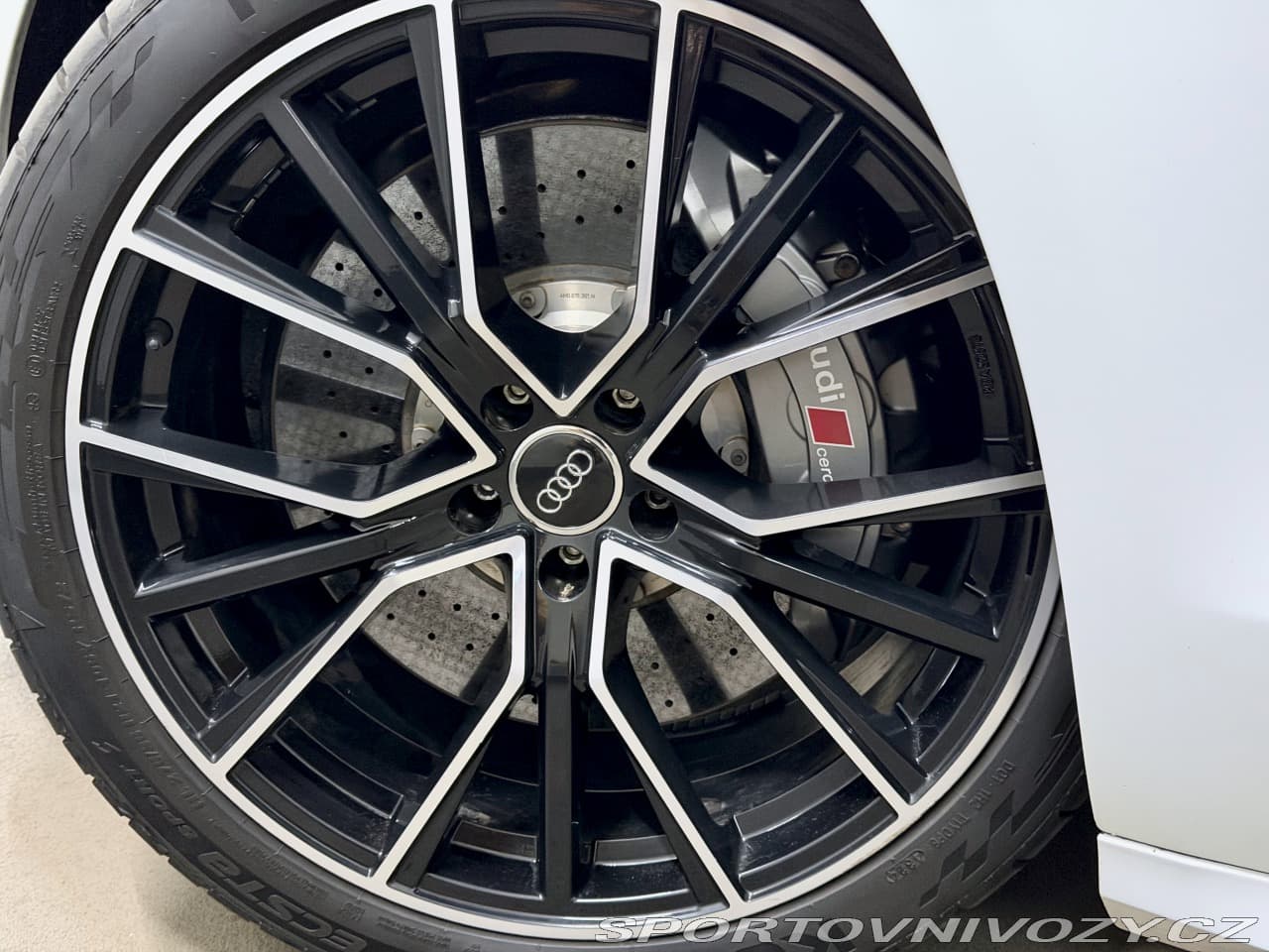2014 Audi S8 - 18