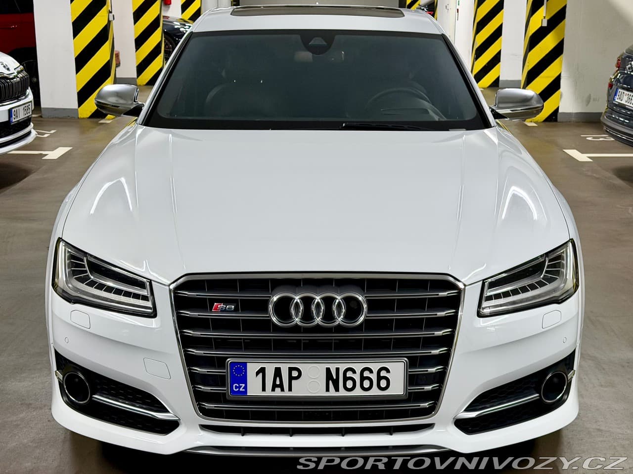 2014 Audi S8 - 3
