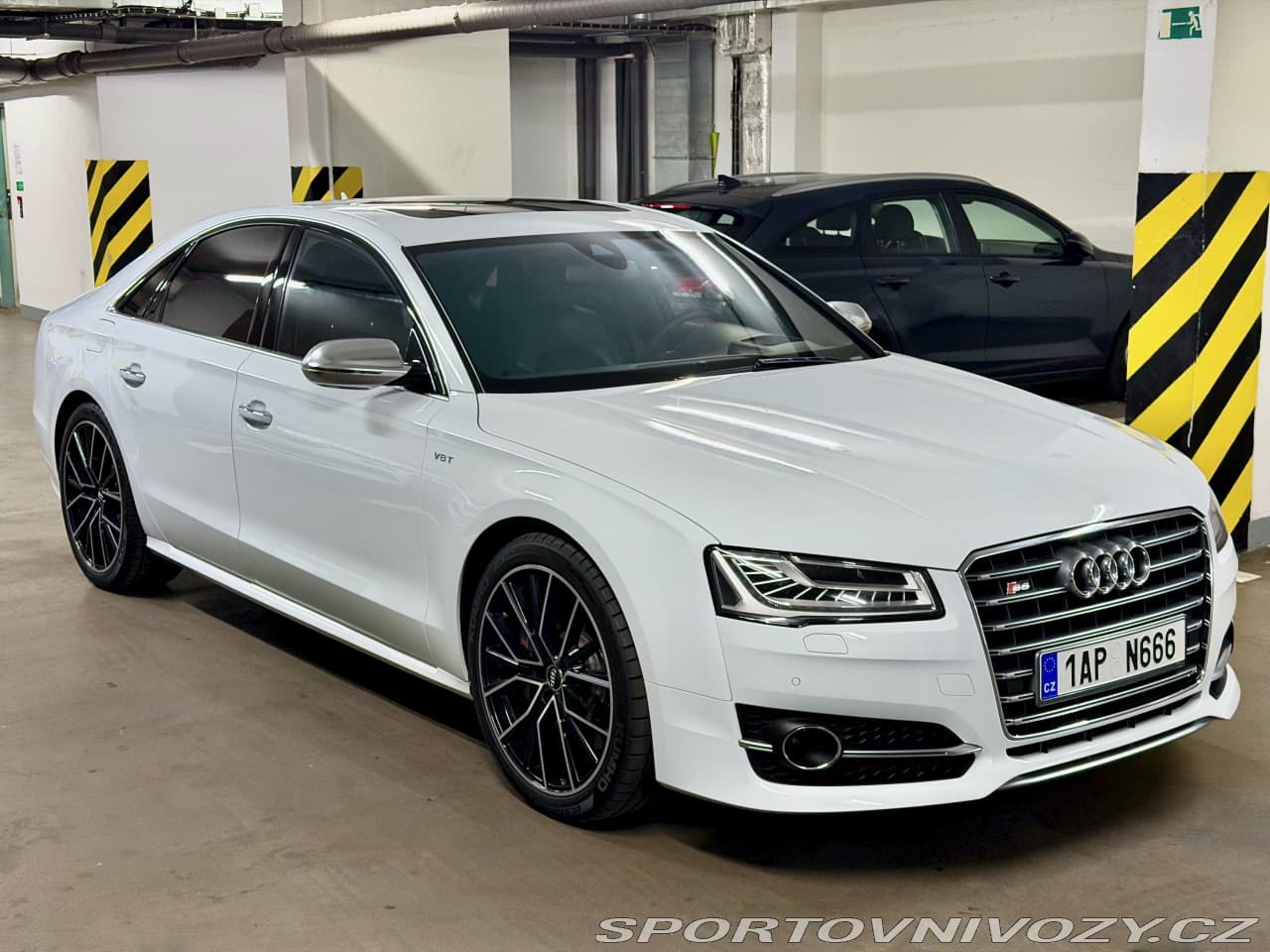 2014 Audi S8 - 4