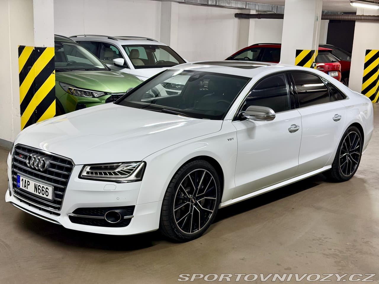 2014 Audi S8 - 5