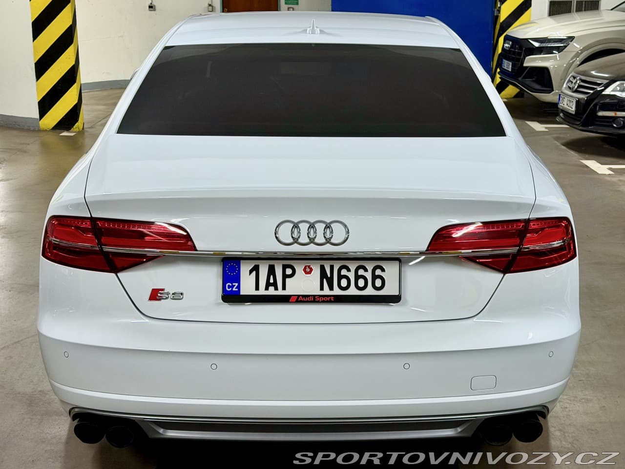2014 Audi S8 - 7