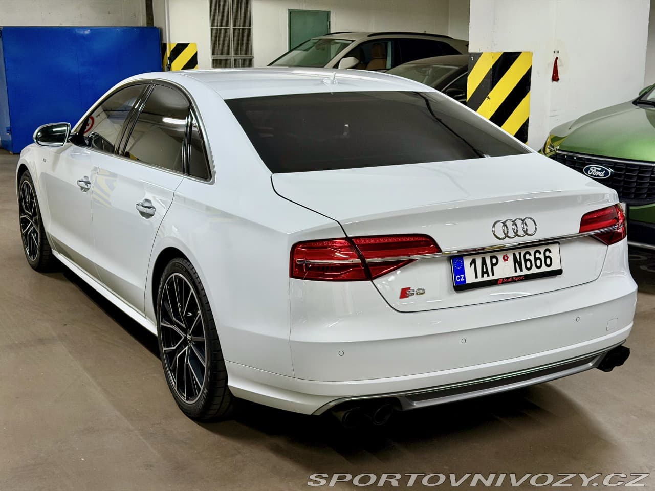 2014 Audi S8 - 8