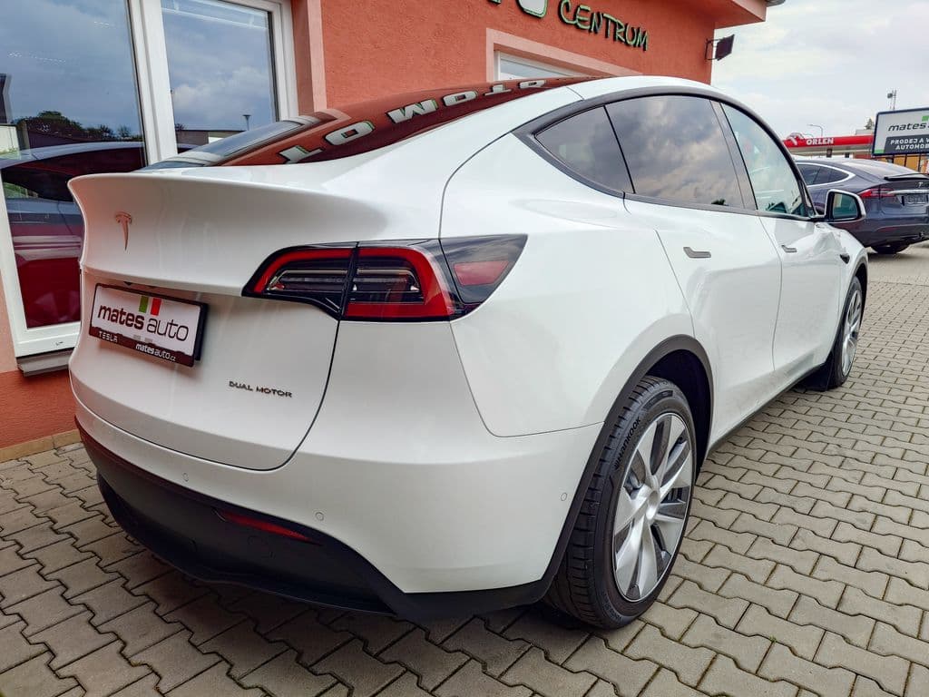 2022 Tesla MODEL Y - 3
