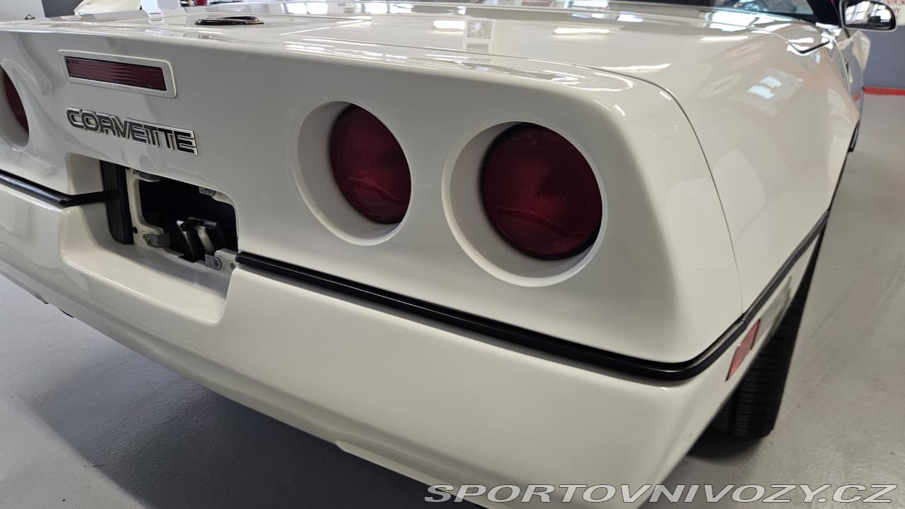 1989 Chevrolet CORVETTE - 13