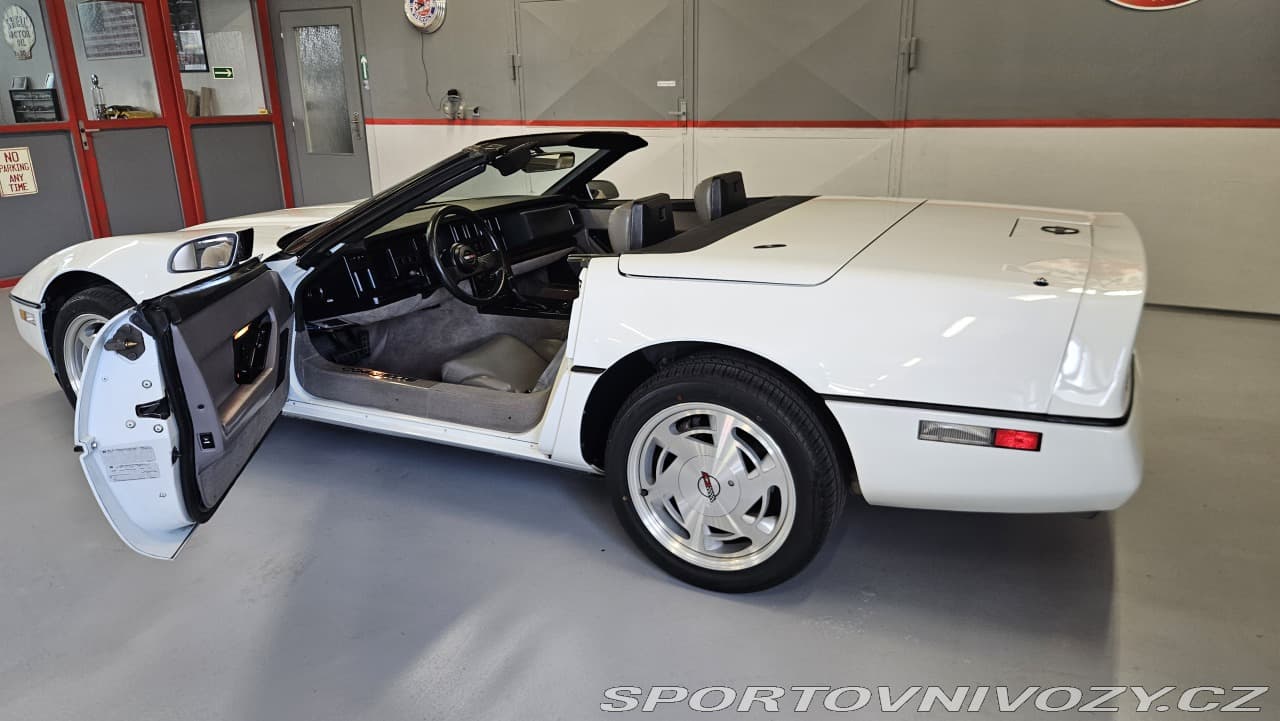 1989 Chevrolet CORVETTE - 17