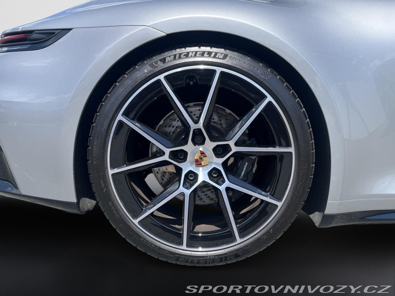 2025 Porsche 911 - 11