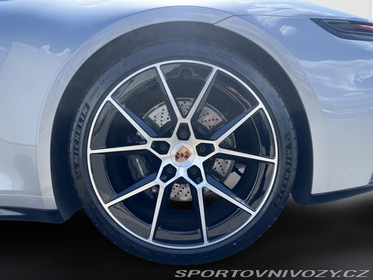 2025 Porsche 911 - 14