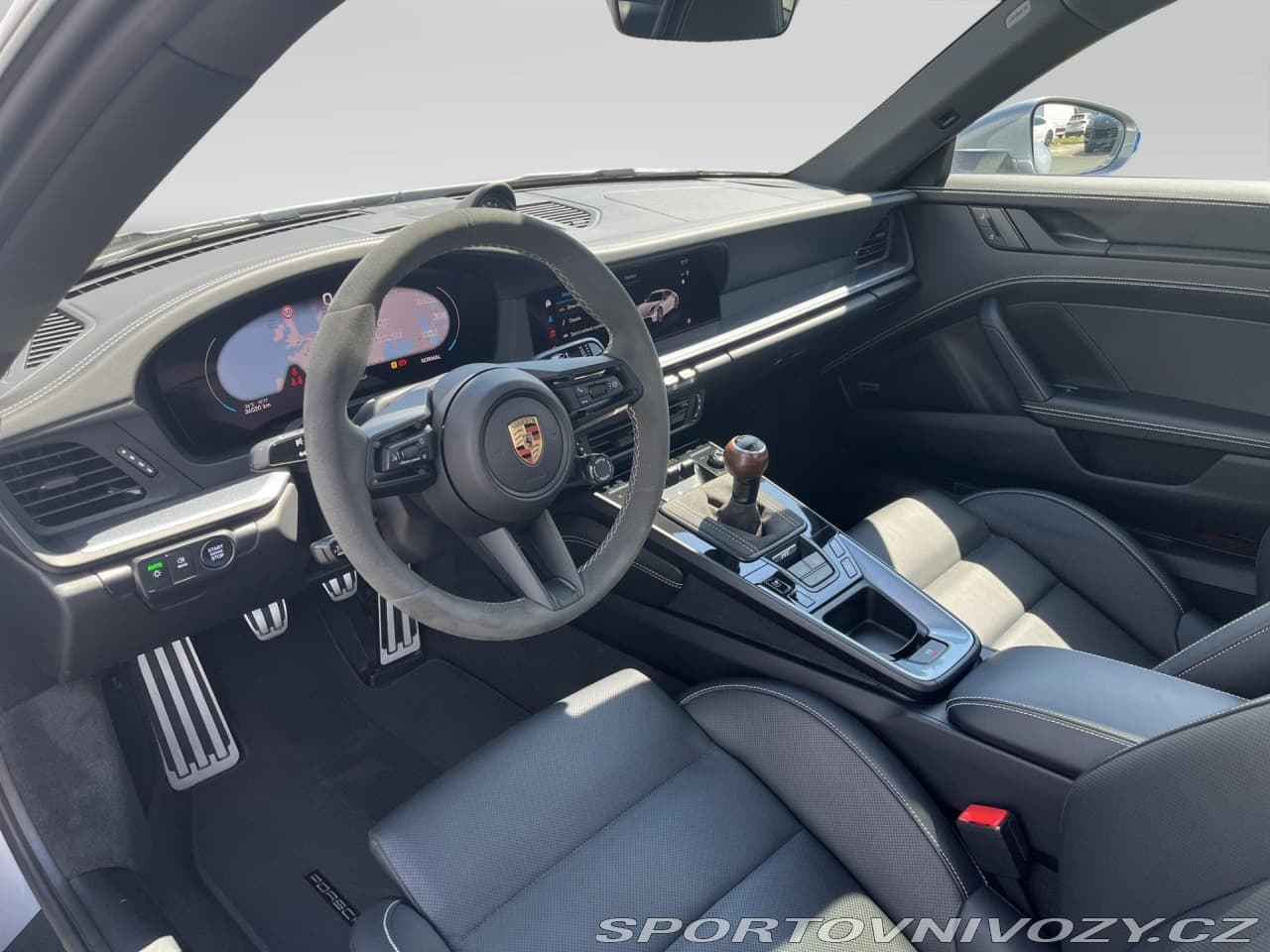 2025 Porsche 911 - 16