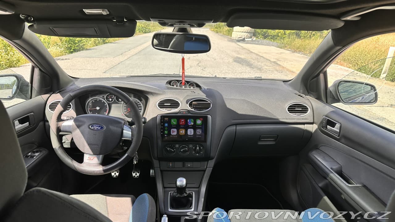 2006 Ford FOCUS - 10