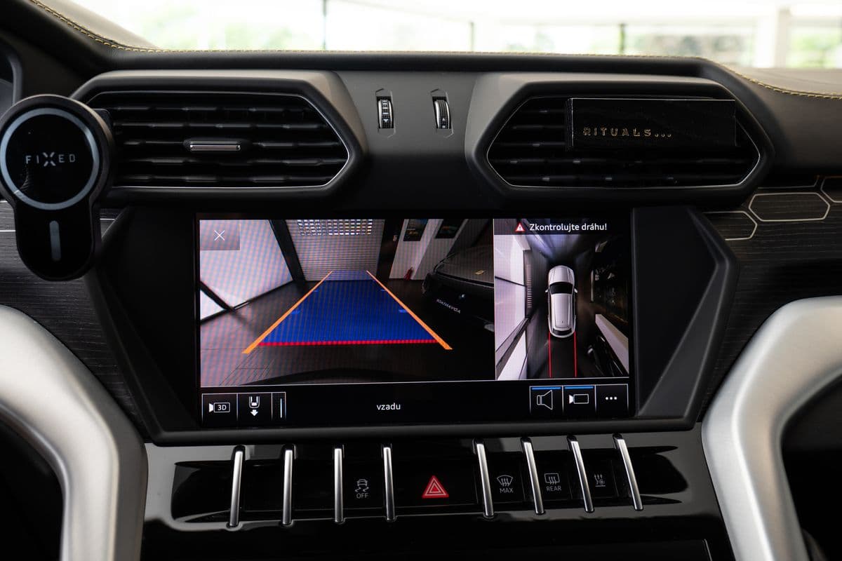 2019 Lamborghini URUS - 15