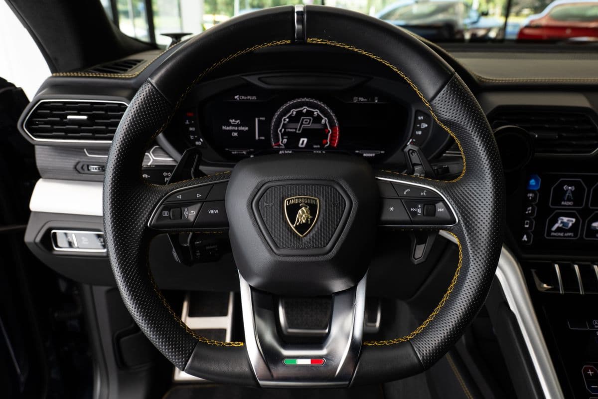 2019 Lamborghini URUS - 6
