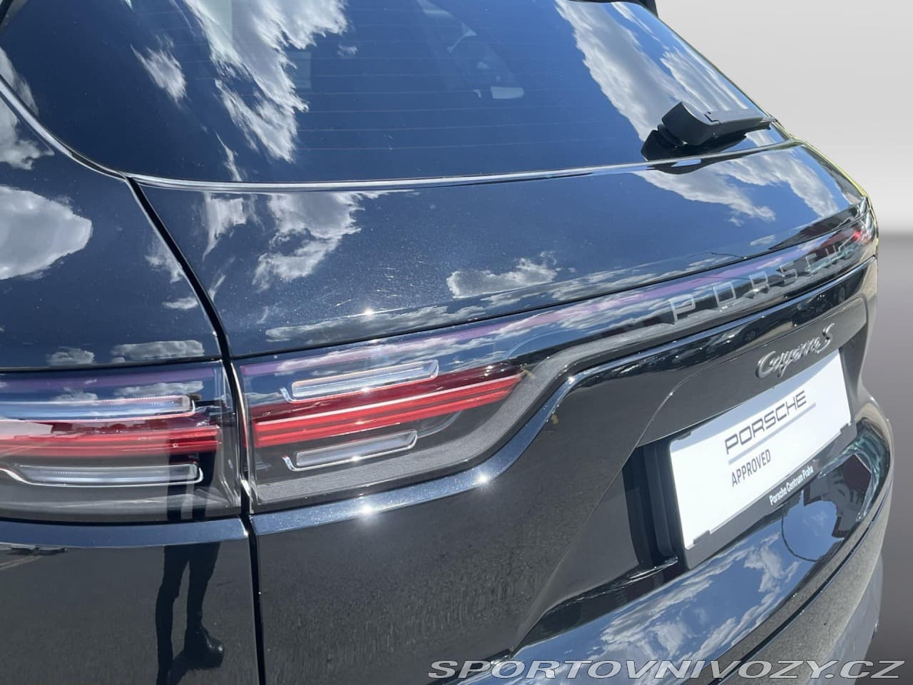 2023 Porsche CAYENNE - 10