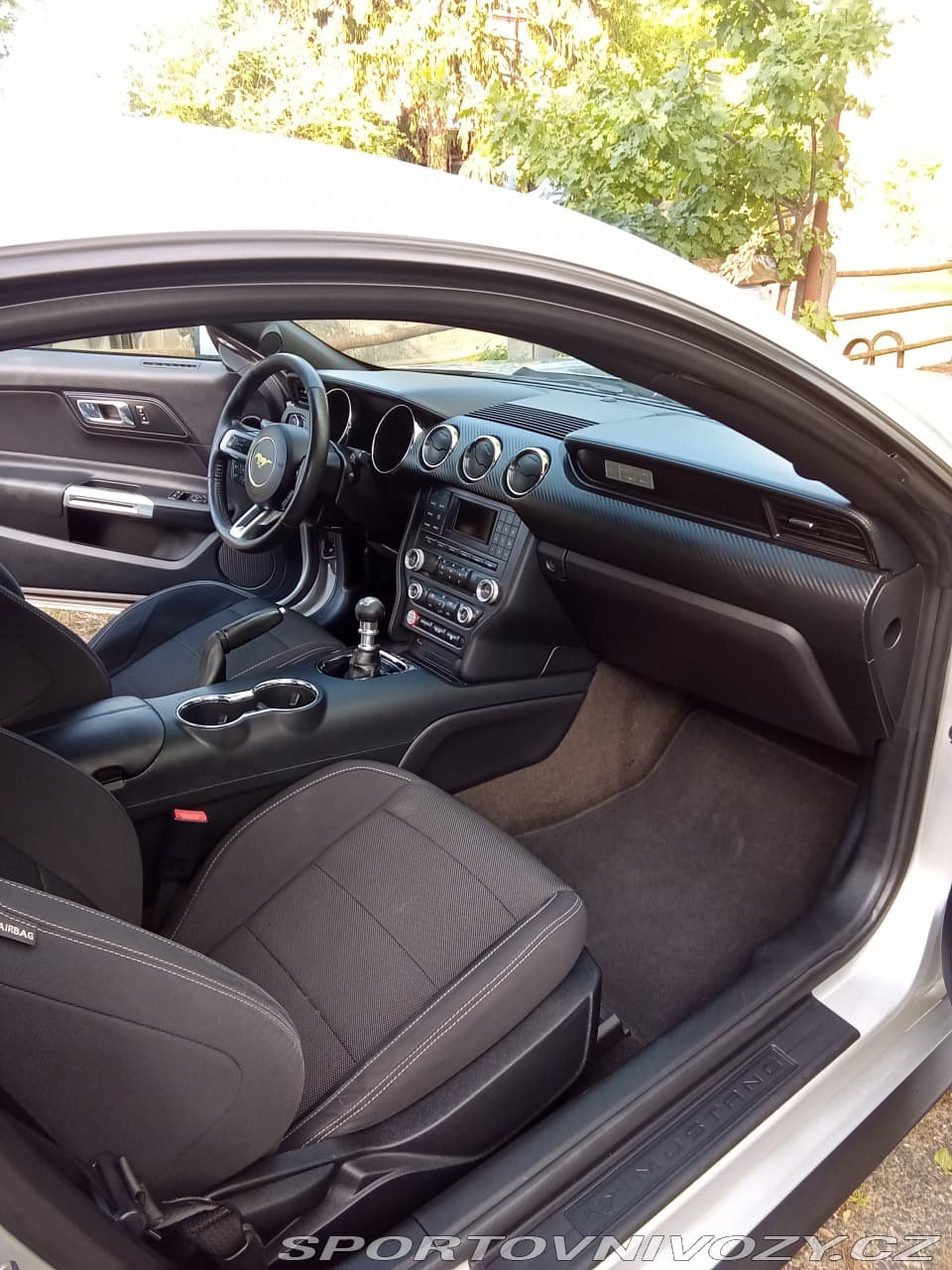 2017 Ford MUSTANG - 9