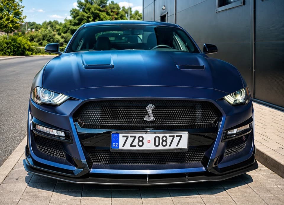 2018 Ford MUSTANG - 11