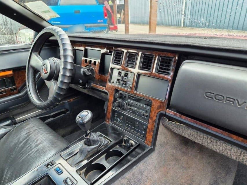 1987 Chevrolet CORVETTE - 17