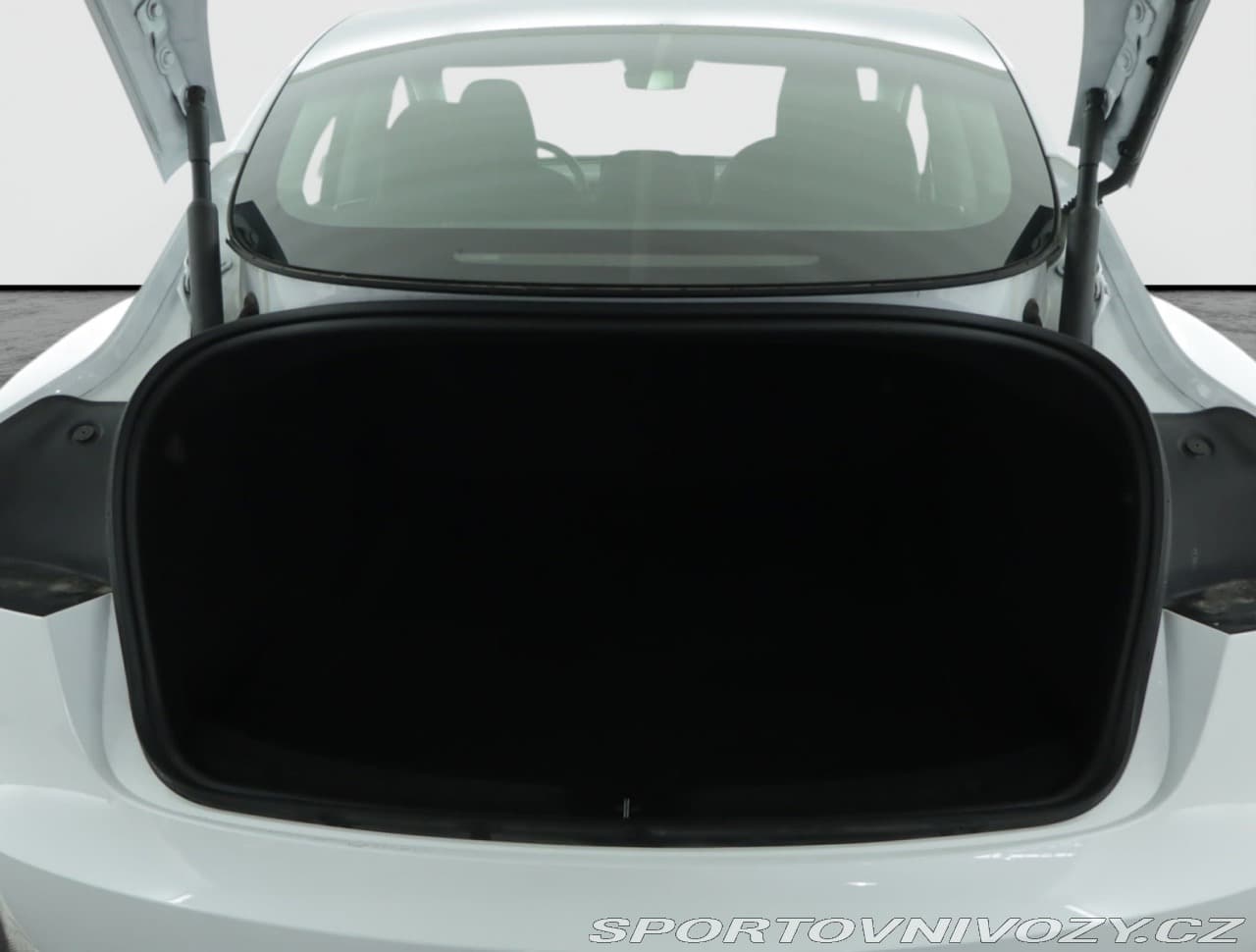 2025 Tesla MODEL 3 - 13