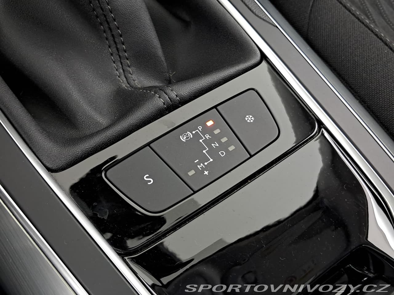 2015 Peugeot 308 - 17