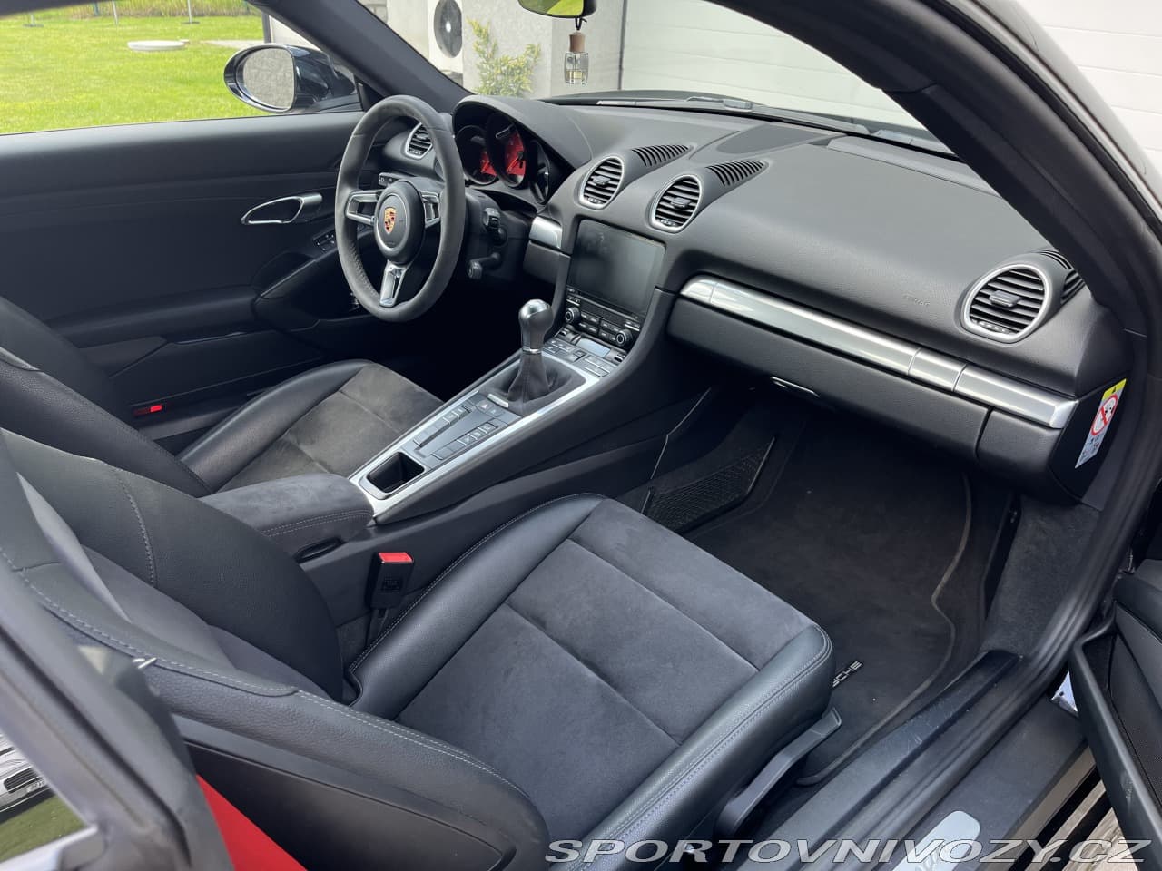 2019 Porsche CAYMAN - 10
