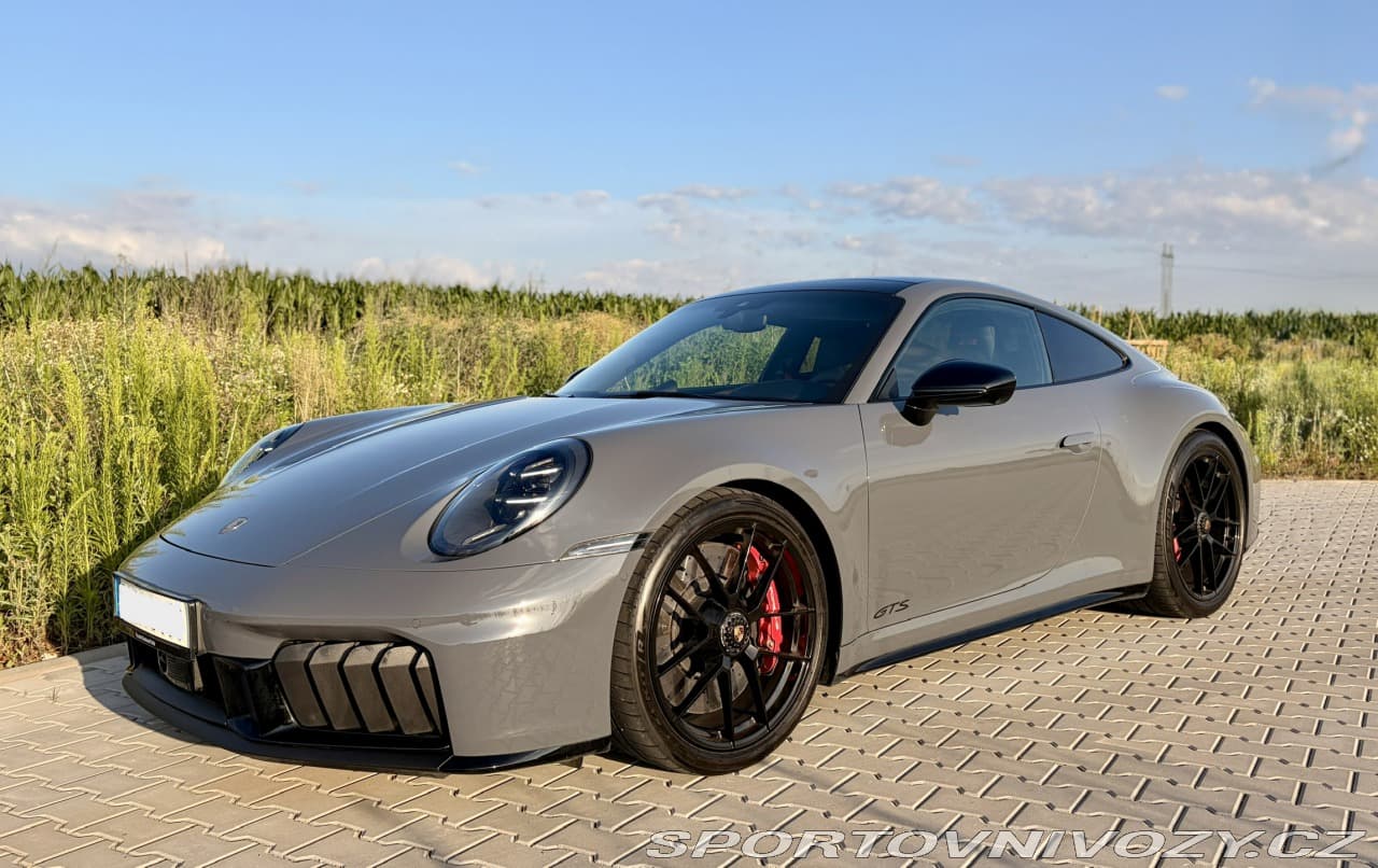 2024 Porsche 911 - 4